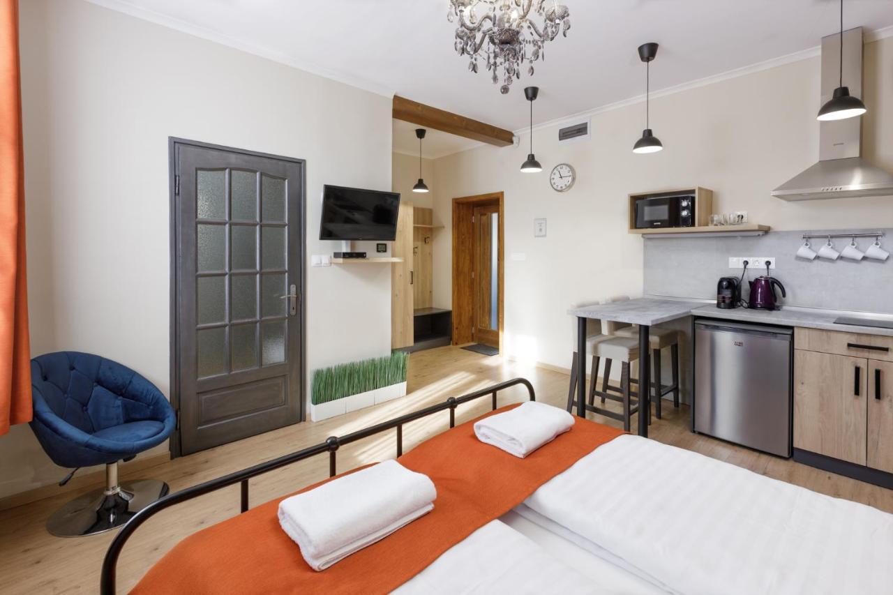 Anova Apartman Gyula Exterior photo